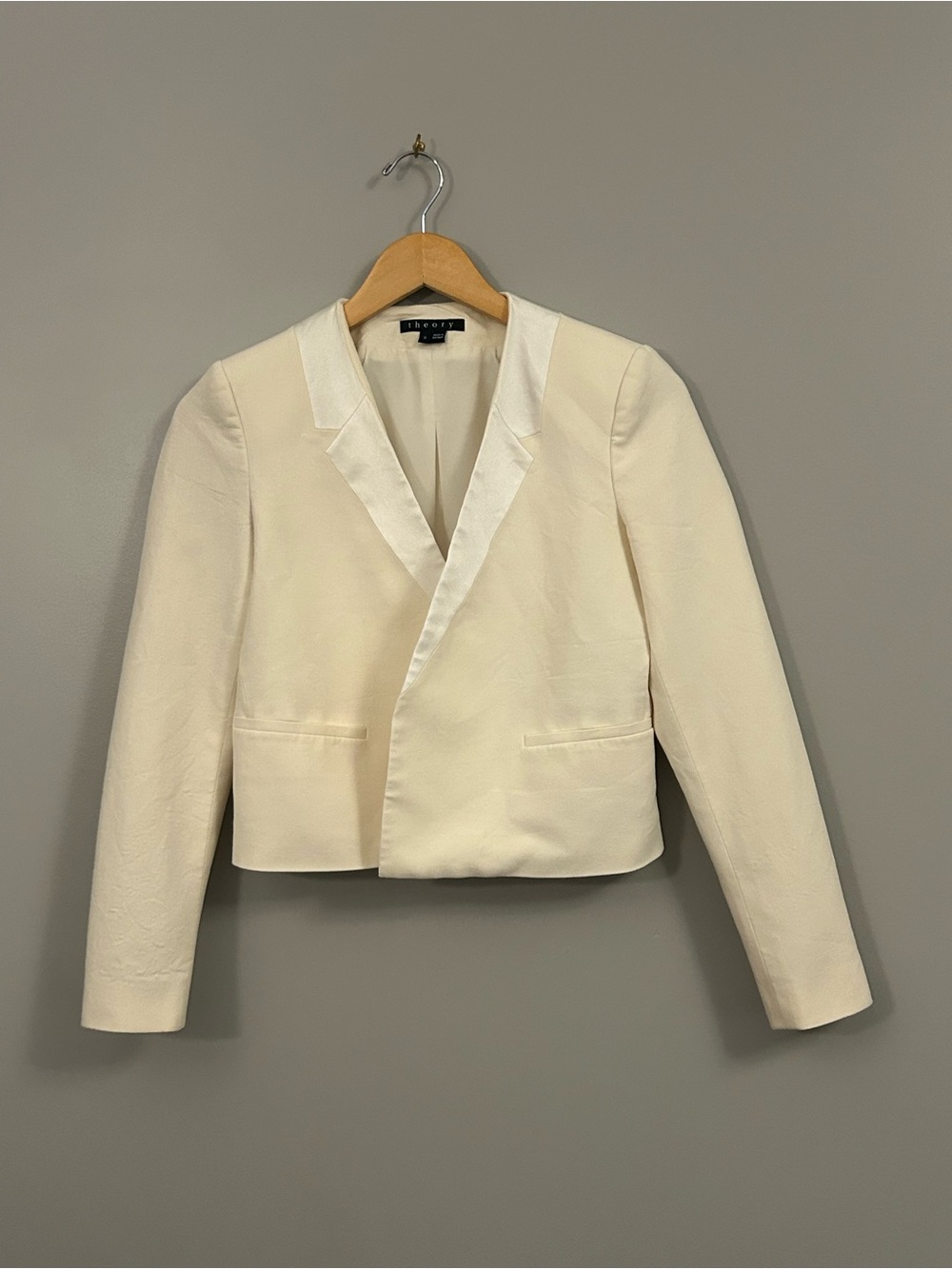Theory Women's Cream Cropped Blazer Size 0